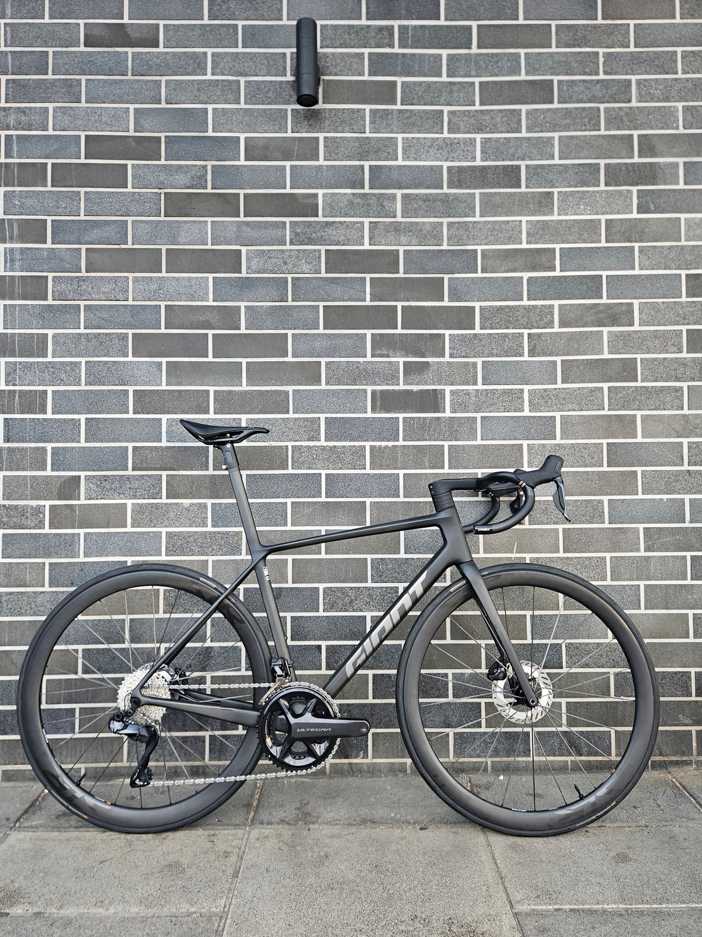 Giant - Tcr SL Raw carbon (Shop build) medium only