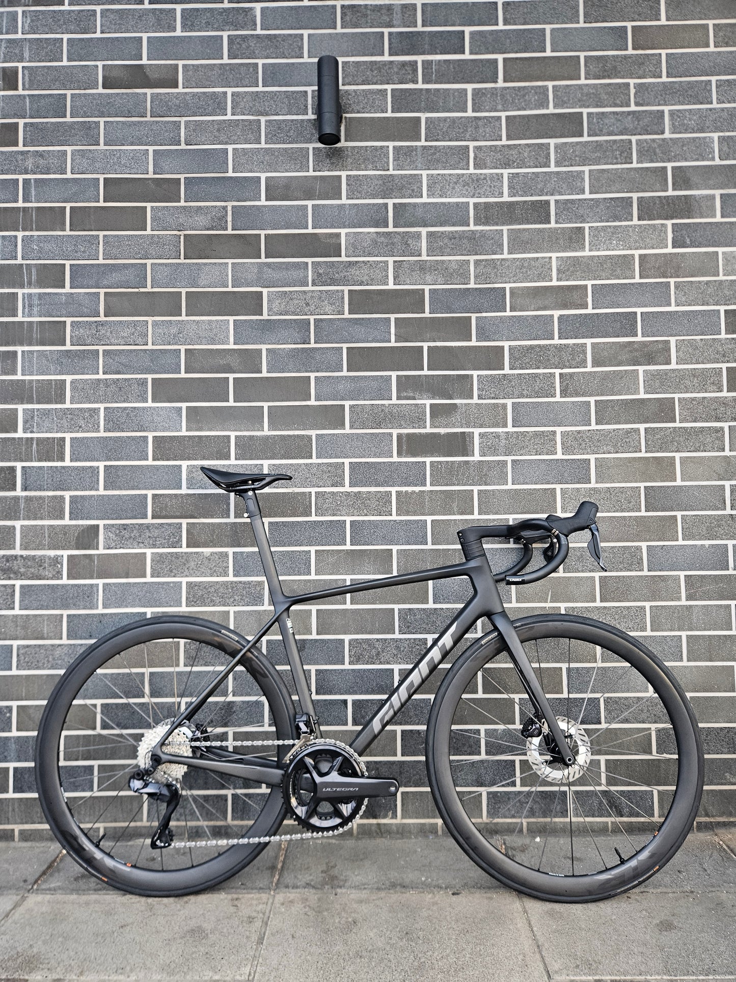 Giant - Tcr SL Raw carbon (Shop build) medium only